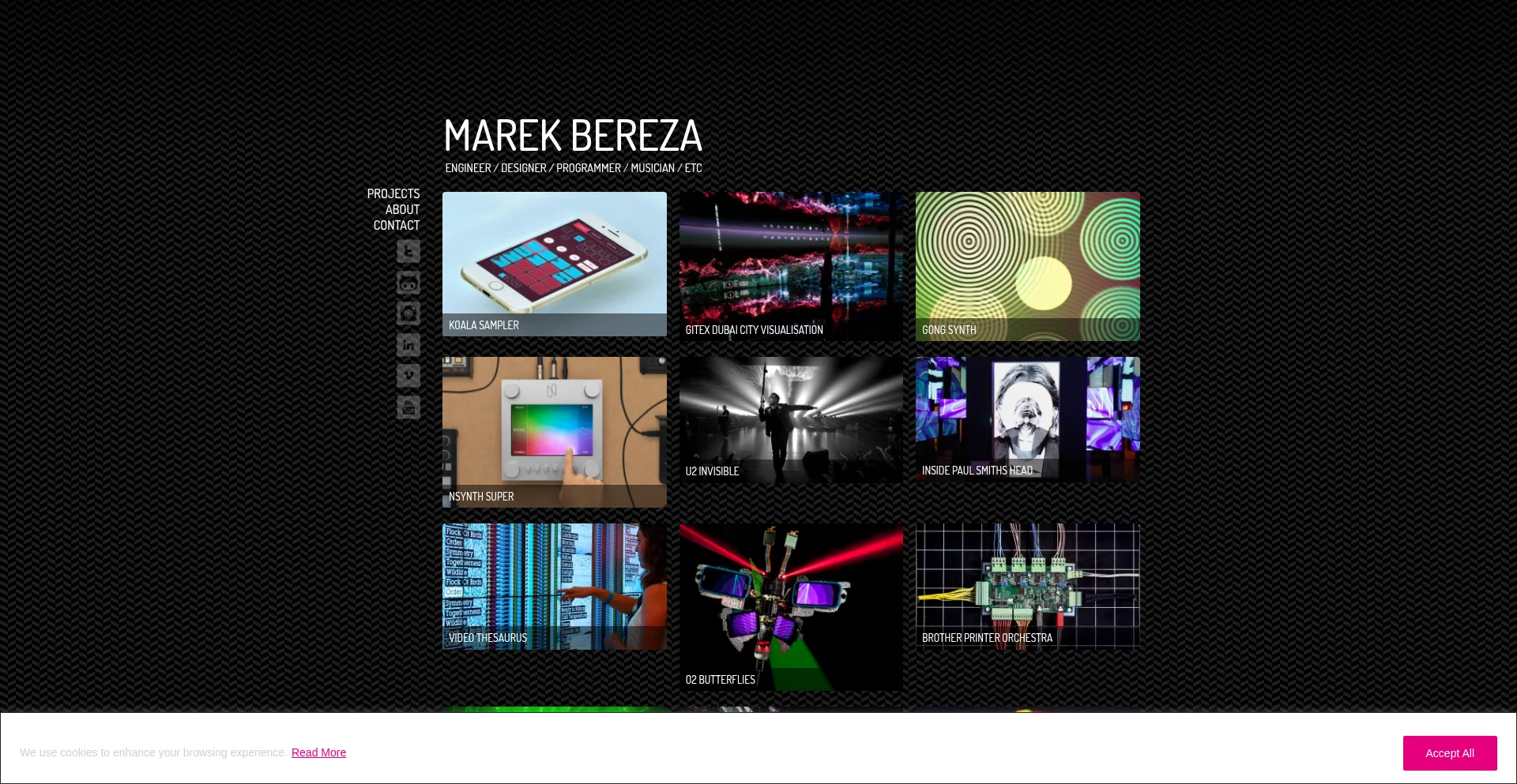 Website screenshot of Mazbox.com