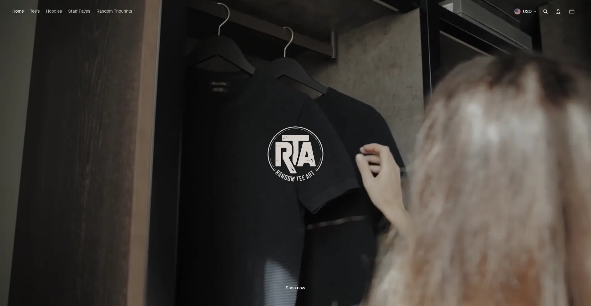 Website screenshot of Randomtee.art